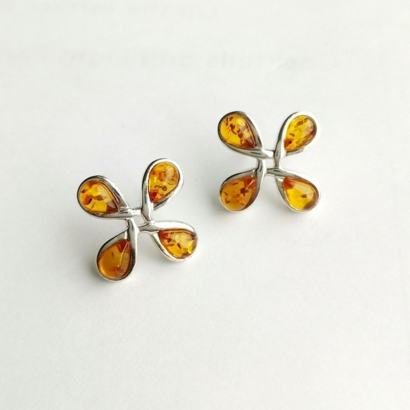 New, sterling silver amber modern flower stud earrings - Picture 6 of 6